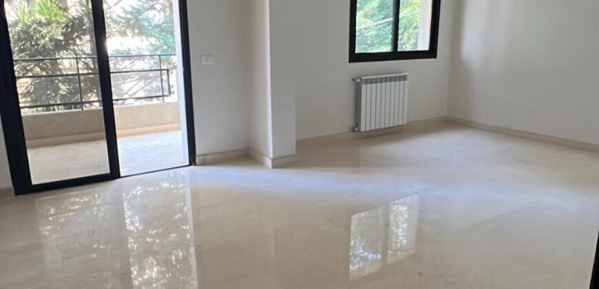 For Sale: Apartment in Ain Saadeh