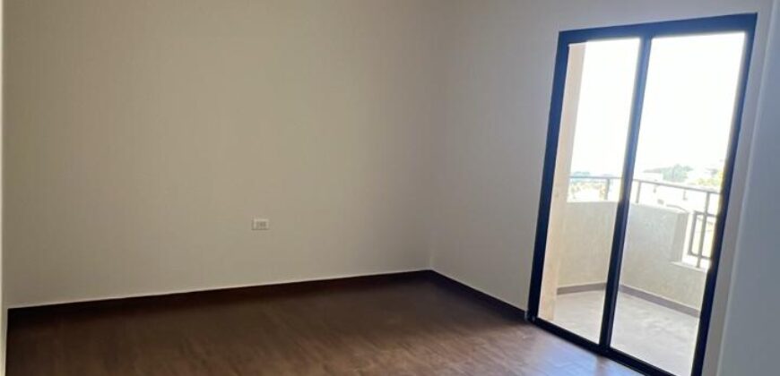 For Sale: Apartment in Ain Saadeh