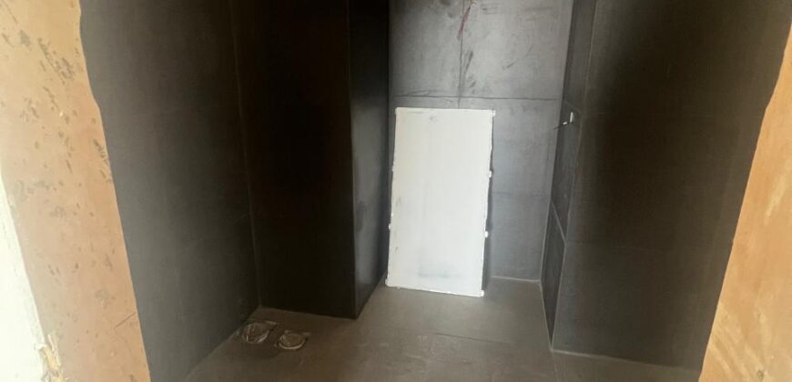 For Sale: Apartment in Tilal Ain Saadeh