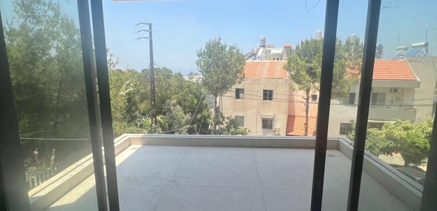 For Sale: Apartment in Tilal Ain Saadeh