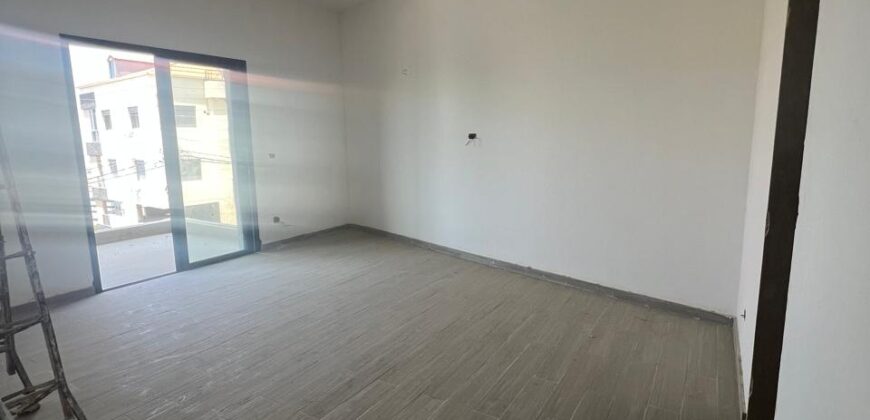For Sale: Apartment in Tilal Ain Saadeh