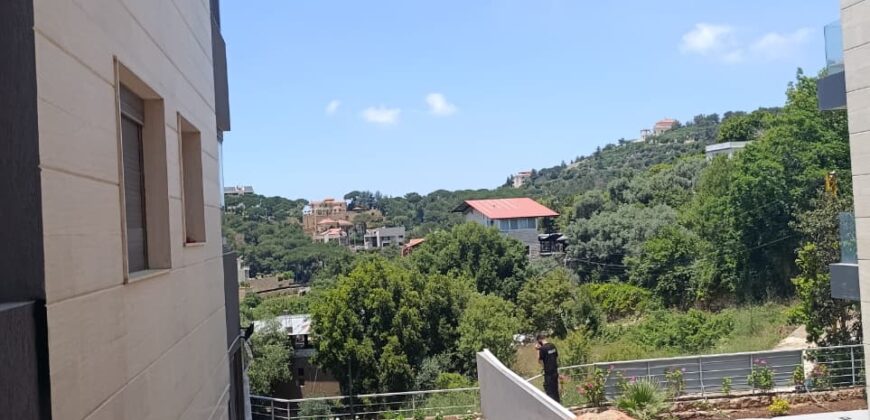 For Sale: Apartment in Jouret El Ballout