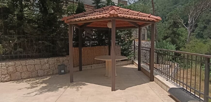 For Sale: Apartment in Mar Chaaya
