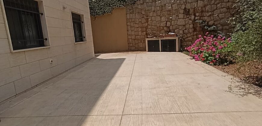 For Sale: Apartment in Mar Chaaya