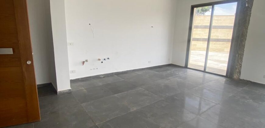 For Sale: Apartment in Baabdat