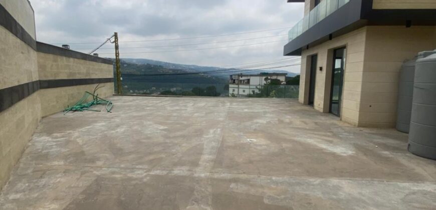 For Sale: Apartment in Baabdat