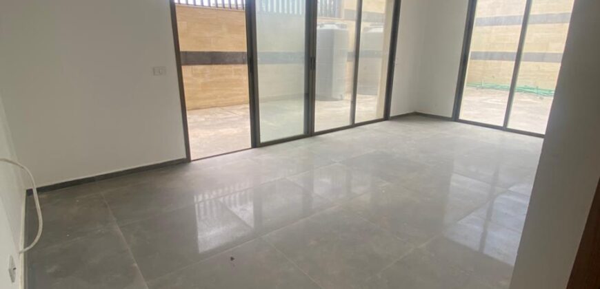 For Sale: Apartment in Baabdat