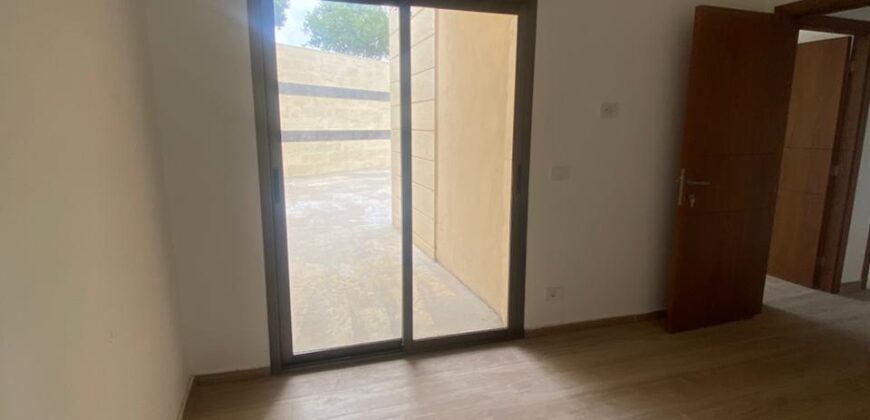For Sale: Apartment in Baabdat