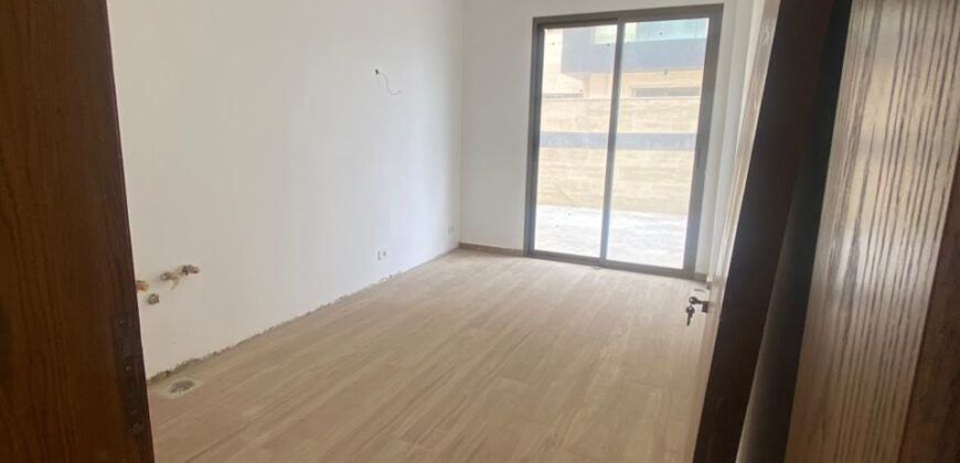 For Sale: Apartment in Baabdat