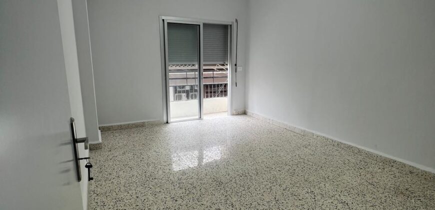 For Sale: Apartment in Dekwaneh