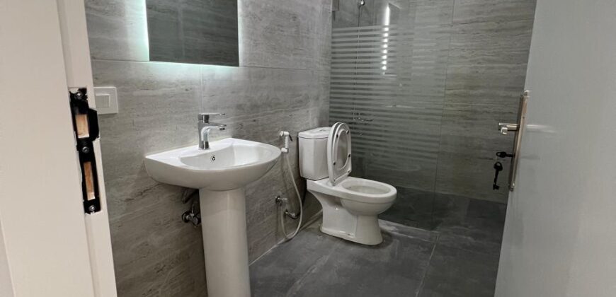 For Sale: Apartment in Dekwaneh