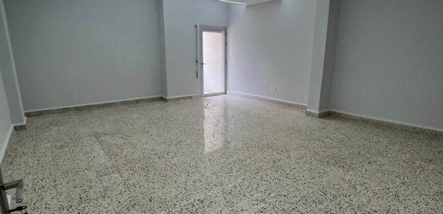 For Sale: Apartment in Dekwaneh