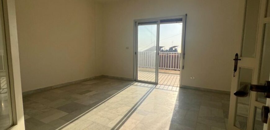 For Sale: Apartment in Mansourieh