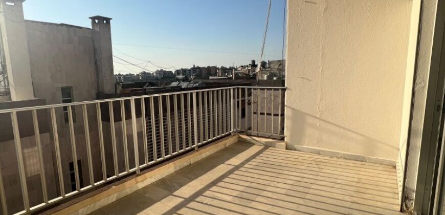For Sale: Apartment in Mansourieh