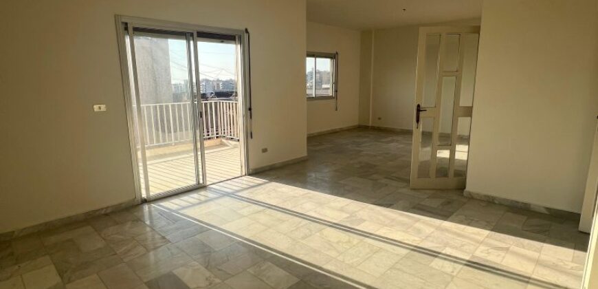 For Sale: Apartment in Mansourieh