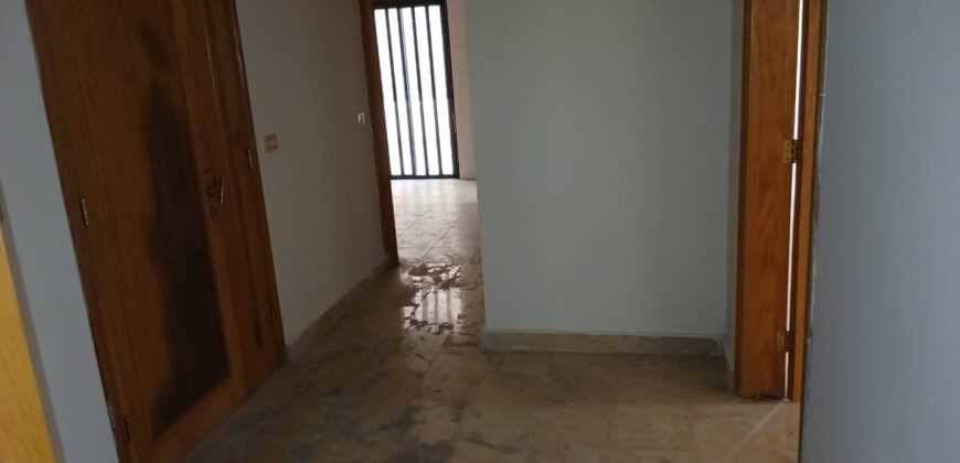 For Sale: Apartment in Dbayeh