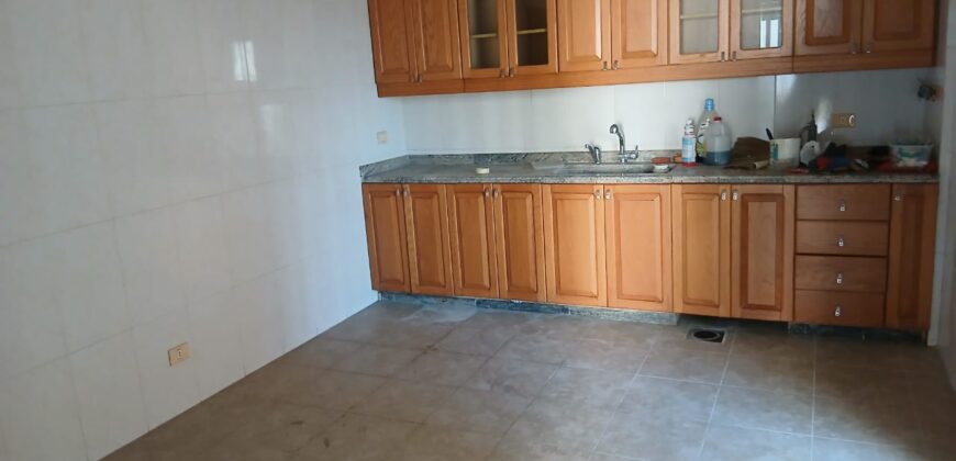 For Sale: Apartment in Dbayeh
