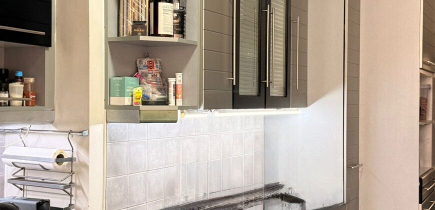 For Sale: Apartment in Hamra