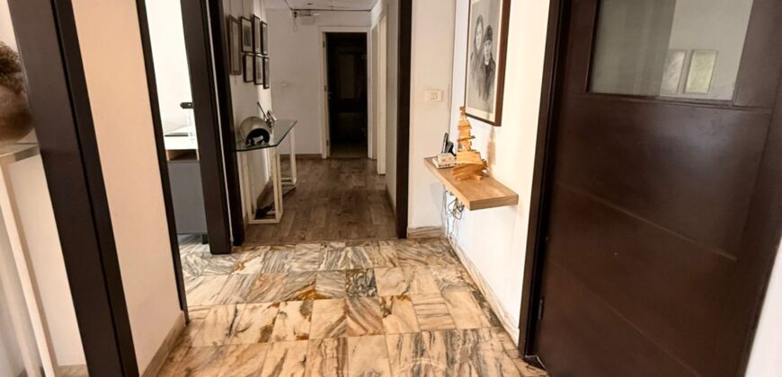 For Sale: Apartment in Hamra