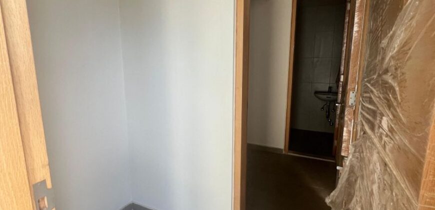 For Sale: Apartment in Mansourieh