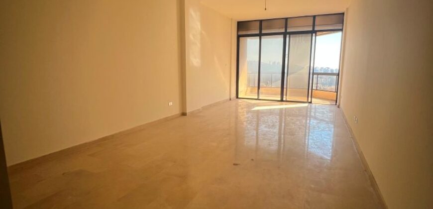 For Sale: Apartment in Mansourieh
