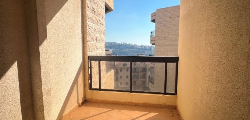For Sale: Apartment in Mansourieh