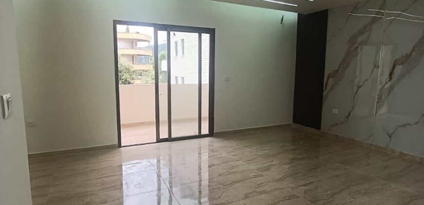 For Sale: Apartment in Mar Chaaya