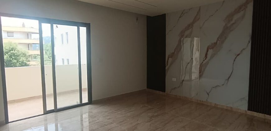 For Sale: Apartment in Mar Chaaya