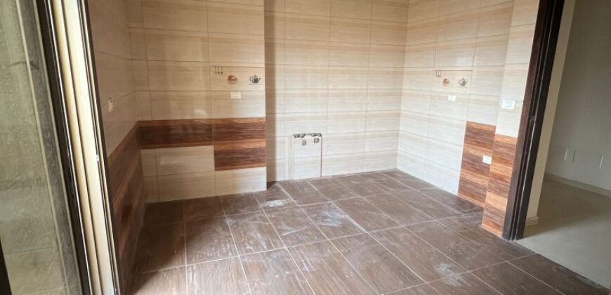 For Sale: Apartment in Mansourieh