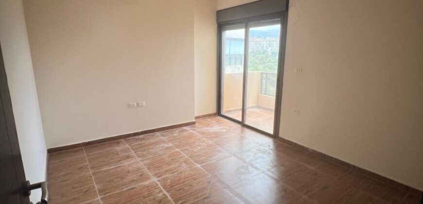 For Sale: Apartment in Mansourieh