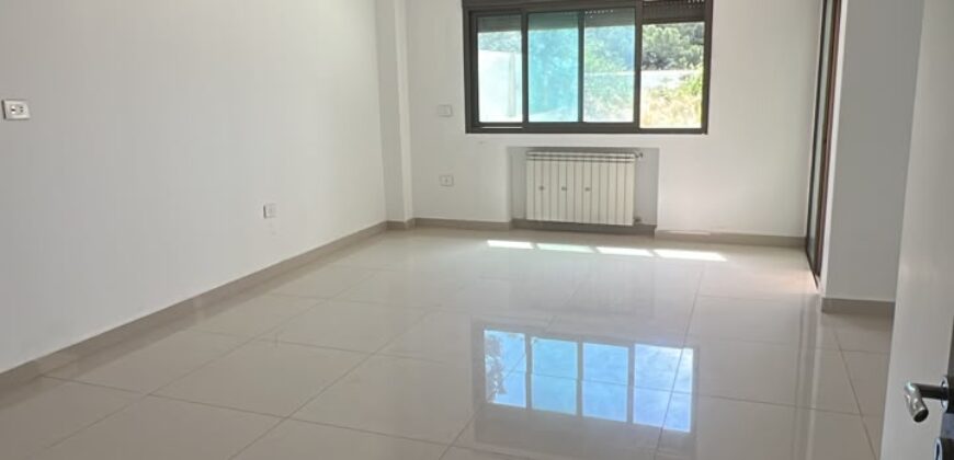 For Sale: Apartment in Mansourieh