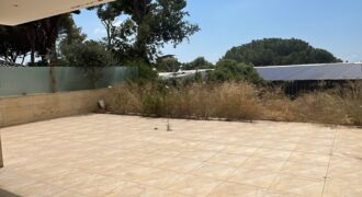 For Sale: Apartment in Mansourieh