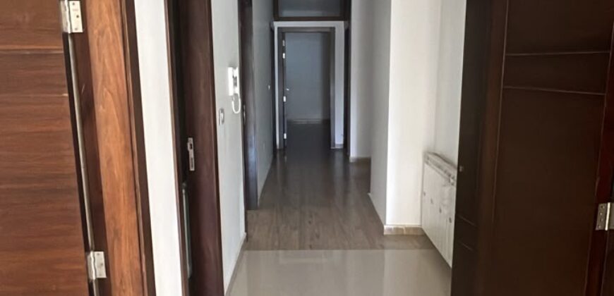 For Sale: Apartment in Mansourieh