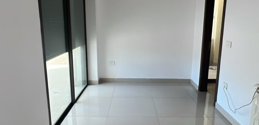 For Sale: Apartment in Mansourieh