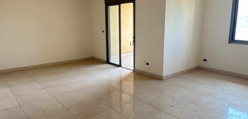 For Sale: Apartment in Dekweneh