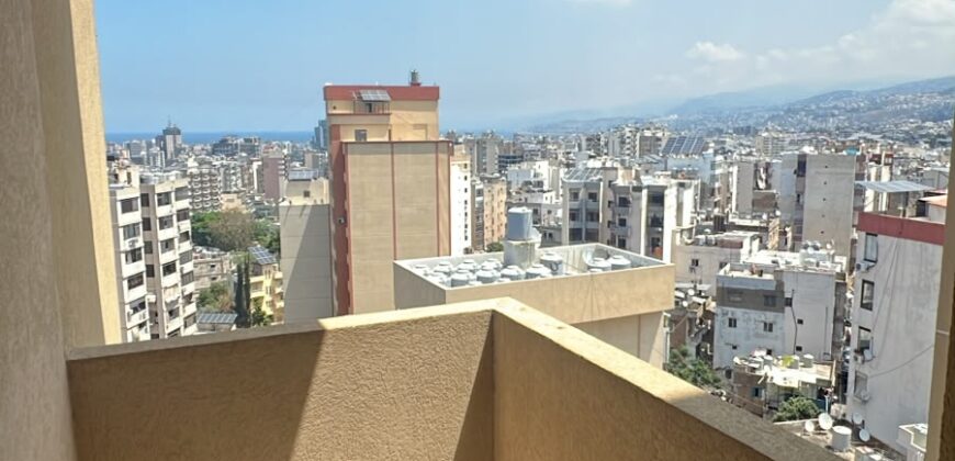 For Sale: Apartment in Dekweneh