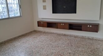 For Sale: Apartment in Dekweneh
