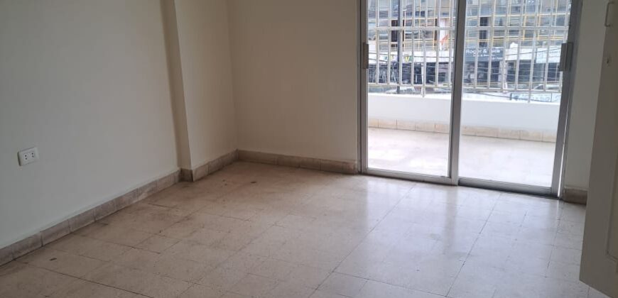 For Sale: Apartment in Dekweneh