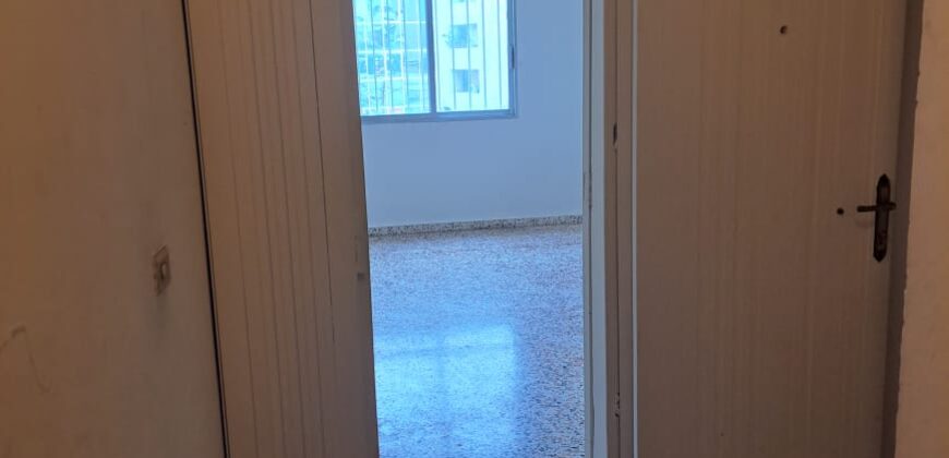 For Sale: Apartment in Dekweneh