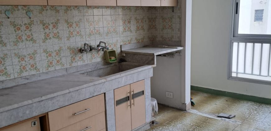 For Sale: Apartment in Dekweneh