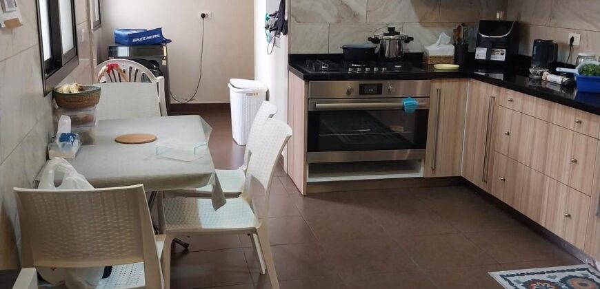 For Sale: Apartment in Zarif