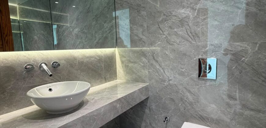 For Sale: Apartment in Achrafieh