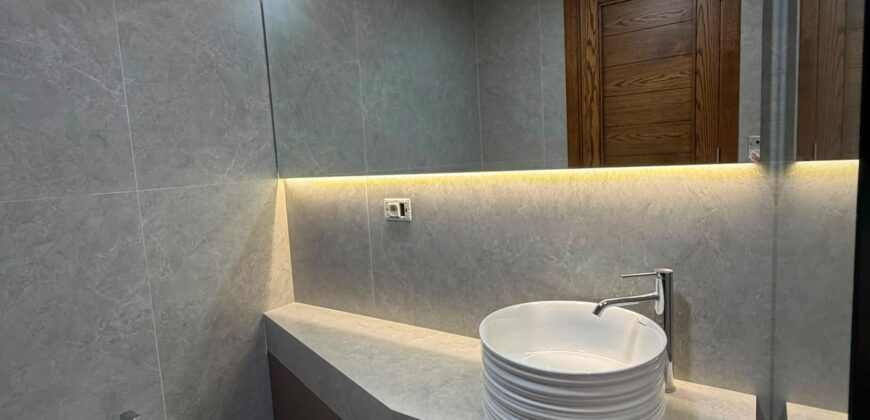 For Sale: Apartment in Achrafieh