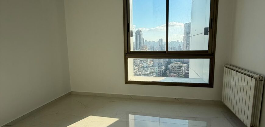 For Sale: Apartment in Achrafieh