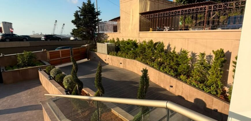 For Sale: Apartment in Achrafieh