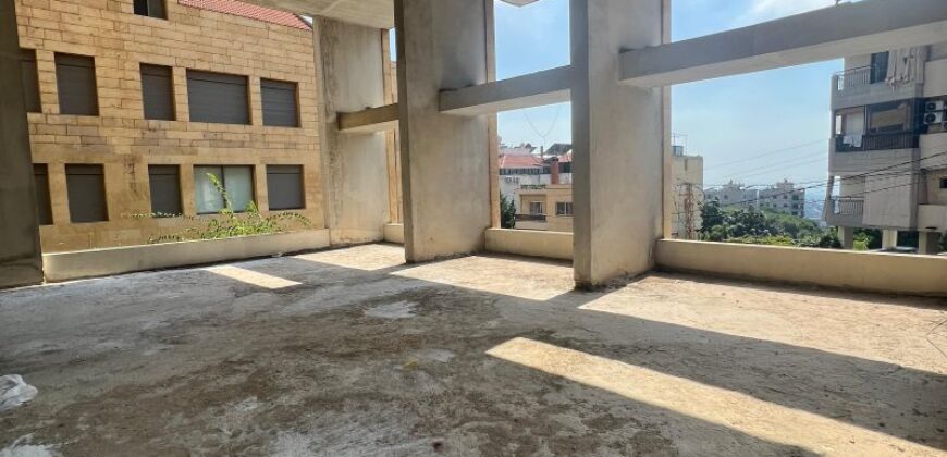 For Sale: Shop in Mansourieh