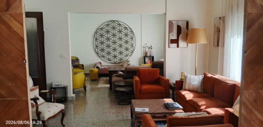 For Sale: Apartment in Achrafieh