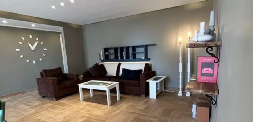 For Rent: Apartment in Achrafieh
