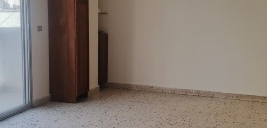 For Sale: Apartment in Achrafieh