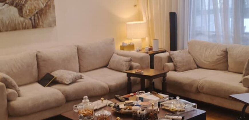 For Sale: Apartment in Mar Elias-Beirut